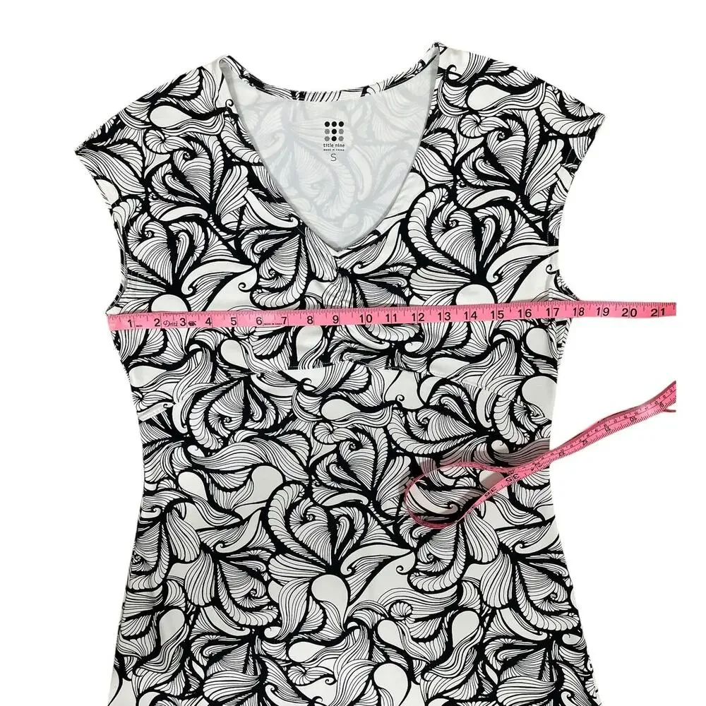 Title Nine V-Neck Stretch Athletic Dress Black White Sz S Travel Athleisure